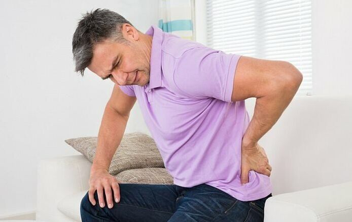 Il dolore pelvico è un sintomo comune della prostatite cronica negli uomini